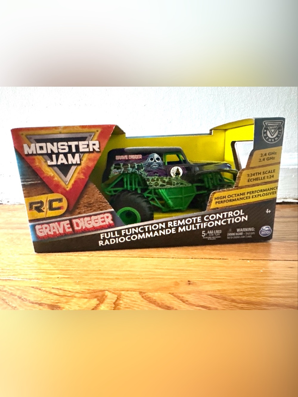 Grave Digger Remote Control Monster Jam Truck - Green & Black 1:24 scale